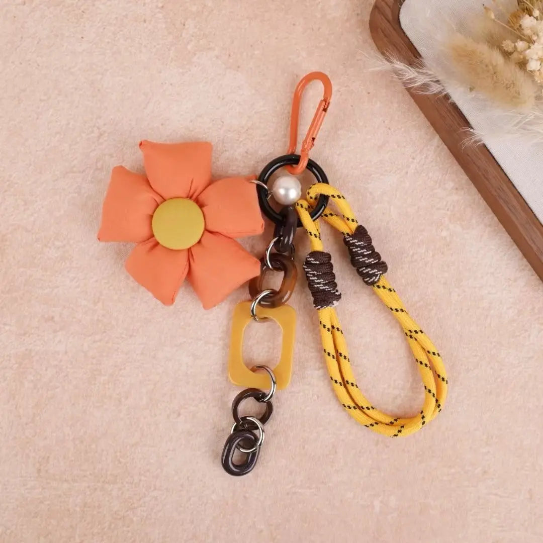 Floral Charm Pendant – Elegant Bloom Accessory for Bags key