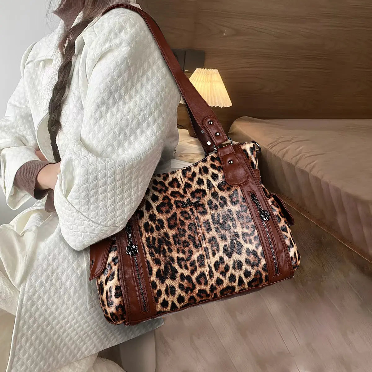 Bolso de mano con estampado de leopardo Angel Kiss Lady