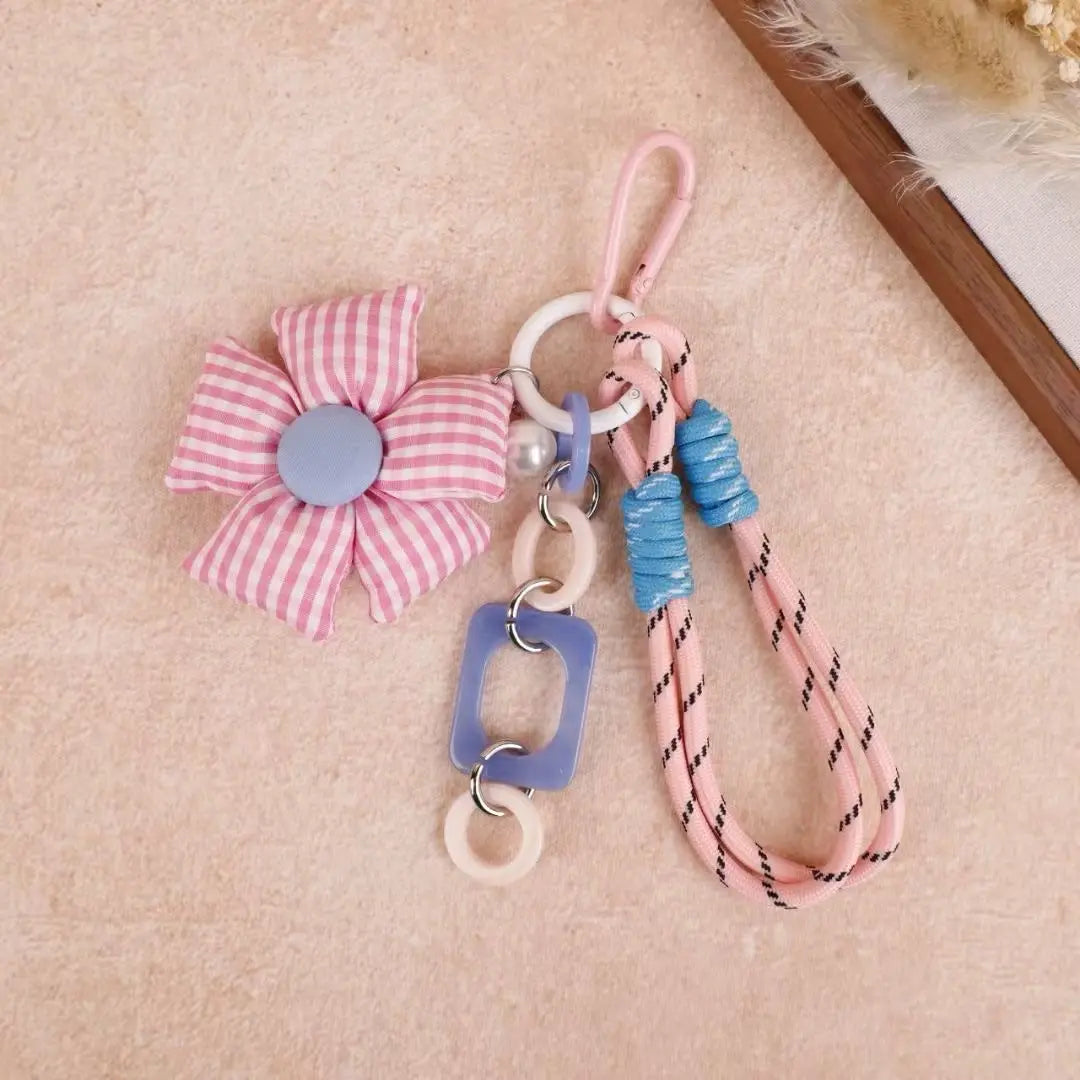 Floral Charm Pendant – Elegant Bloom Accessory for Bags key