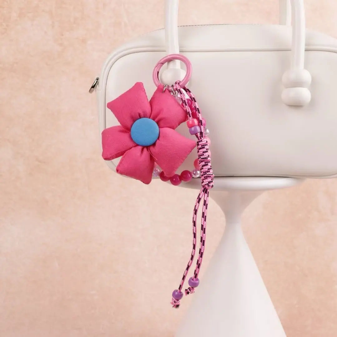 Floral Charm Pendant – Elegant Bloom Accessory for Bags key