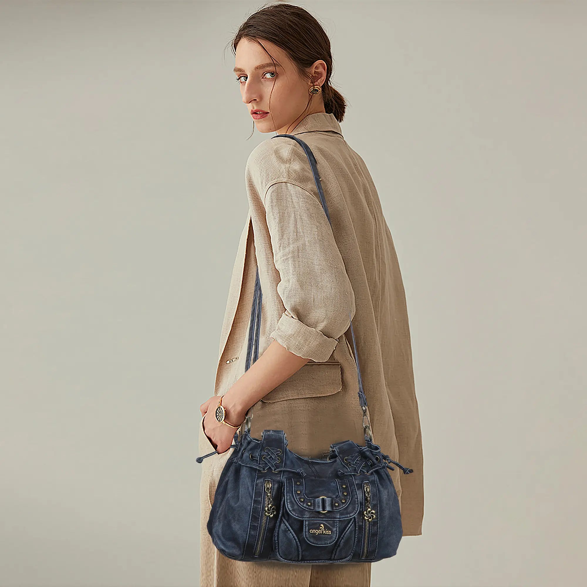 💡 How to Style Outdoor-Inspired Bags: Practical Yet Trendy