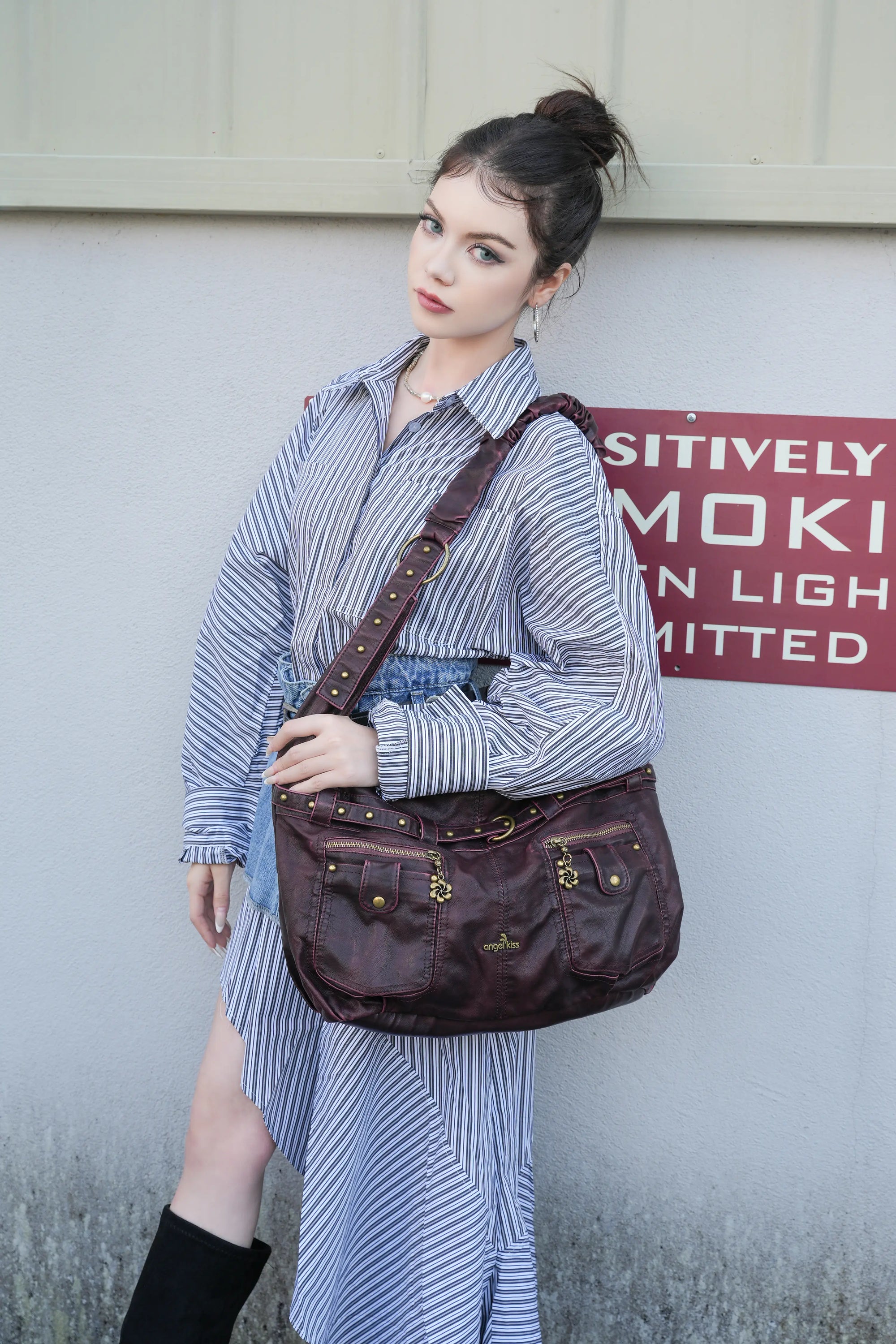 Vintage Vegan Leather Handbag – Multi-Pocket Shoulder Tote